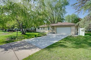 Cozy Minneapolis Home w/ Air Hockey, Near Downtown