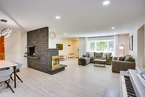 Cozy Minneapolis Home w/ Air Hockey, Near Downtown