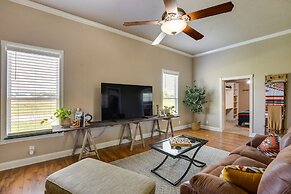 Charming Oklahoma Escape Near Beaches & Golfing!