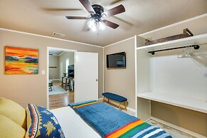 Charming Oklahoma Escape Near Beaches & Golfing!