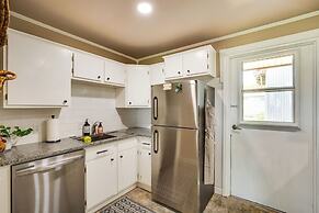 Charming Oklahoma Escape Near Beaches & Golfing!
