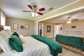 Charming Oklahoma Escape Near Beaches & Golfing!