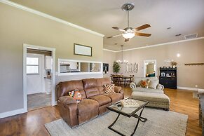 Charming Oklahoma Escape Near Beaches & Golfing!