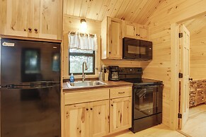 Scenic Deck & Grill: Middlebury Center Retreat!