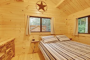 Scenic Deck & Grill: Middlebury Center Retreat!