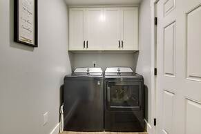 Christy's Cottage w/ Hot Tub - 2 Mi to Beach!