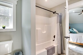 Christy's Cottage w/ Hot Tub - 2 Mi to Beach!