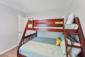 Corinth Getaway w/ Deck ~ 11 Mi to Ark Encounter!