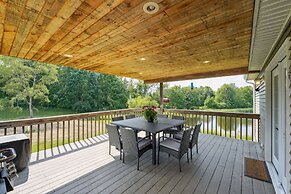 'heaven on the Hill' Retreat w/ Deck + Gas Grill!