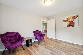 'heaven on the Hill' Retreat w/ Deck + Gas Grill!