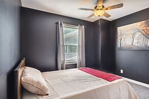 'heaven on the Hill' Retreat w/ Deck + Gas Grill!