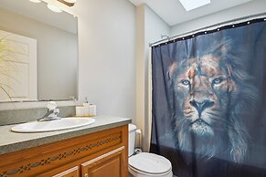 'heaven on the Hill' Retreat w/ Deck + Gas Grill!