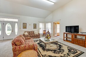 Paris Vacation Rental ~ 15 Mi to Mount Magazine!