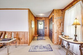 6 Mi to Scottsboro: Pet-friendly Cabin Apt