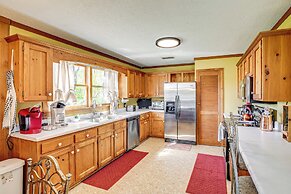 6 Mi to Scottsboro: Pet-friendly Cabin Apt