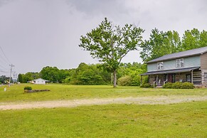 6 Mi to Scottsboro: Pet-friendly Cabin Apt