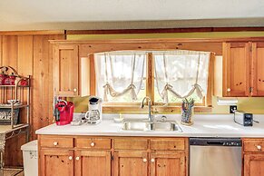 6 Mi to Scottsboro: Pet-friendly Cabin Apt