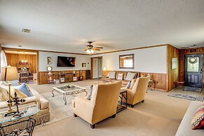 6 Mi to Scottsboro: Pet-friendly Cabin Apt