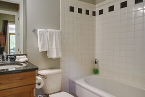 Waterfront Loranger Cottage: Hot Tub, Deck & Grill