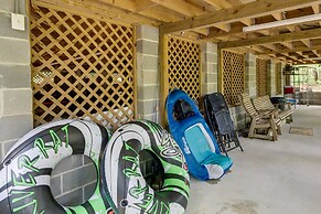 Waterfront Loranger Cottage: Hot Tub, Deck & Grill