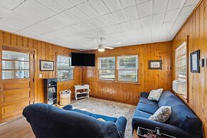 Delavan Retreat w/ Patio on Turtle Lake!