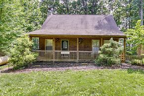 Cozy Bainbridge Retreat w/ Fireplace + Deck!