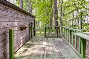 Cozy Bainbridge Retreat w/ Fireplace + Deck!
