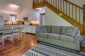 Cozy Bainbridge Retreat w/ Fireplace + Deck!