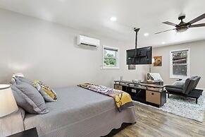 Hickory Hideaway: Pet-friendly Haven w/ Fire Pit!