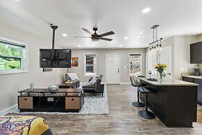 Hickory Hideaway: Pet-friendly Haven w/ Fire Pit!