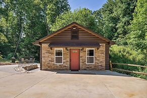 Hickory Hideaway: Pet-friendly Haven w/ Fire Pit!