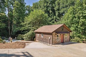 Hickory Hideaway: Pet-friendly Haven w/ Fire Pit!
