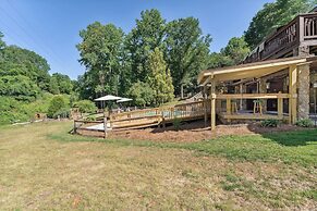 Hickory Hideaway: Pet-friendly Haven w/ Fire Pit!