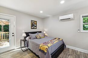 Hickory Hideaway: Pet-friendly Haven w/ Fire Pit!