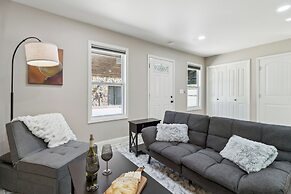 Hickory Hideaway: Pet-friendly Haven w/ Fire Pit!
