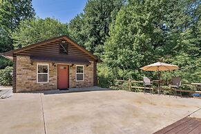 Hickory Hideaway: Pet-friendly Haven w/ Fire Pit!