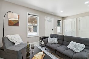 Hickory Hideaway: Patio Paradise w/ Community Pool