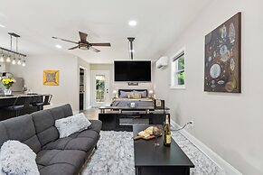 Hickory Hideaway: Pet-friendly Haven w/ Fire Pit!