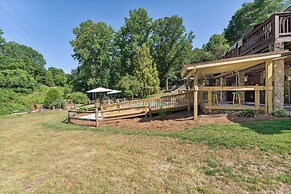 Hickory Hideaway: Patio Paradise w/ Community Pool