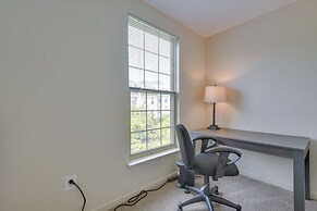 Owings Mills Townhouse: 8 Mi to Liberty Reservoir!