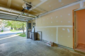 Owings Mills Townhouse: 8 Mi to Liberty Reservoir!