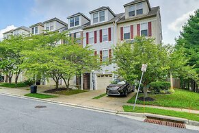 Owings Mills Townhouse: 8 Mi to Liberty Reservoir!