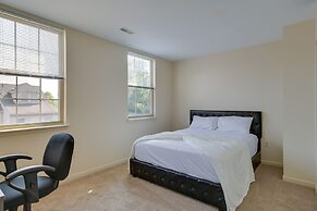 Owings Mills Townhouse: 8 Mi to Liberty Reservoir!