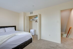 Owings Mills Townhouse: 8 Mi to Liberty Reservoir!