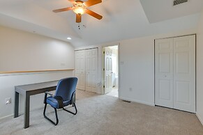 Owings Mills Townhouse: 8 Mi to Liberty Reservoir!