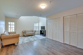 Owings Mills Townhouse: 8 Mi to Liberty Reservoir!