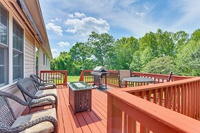 Peaceful Chatham Home w/ Grill & Deck