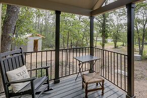 Fishing Pond: Minervas Cottage in West Point!