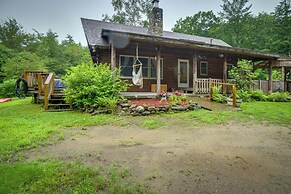 Alexandria Cabin w/ Patio, Grill & Deck