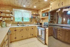 Alexandria Cabin w/ Patio, Grill & Deck